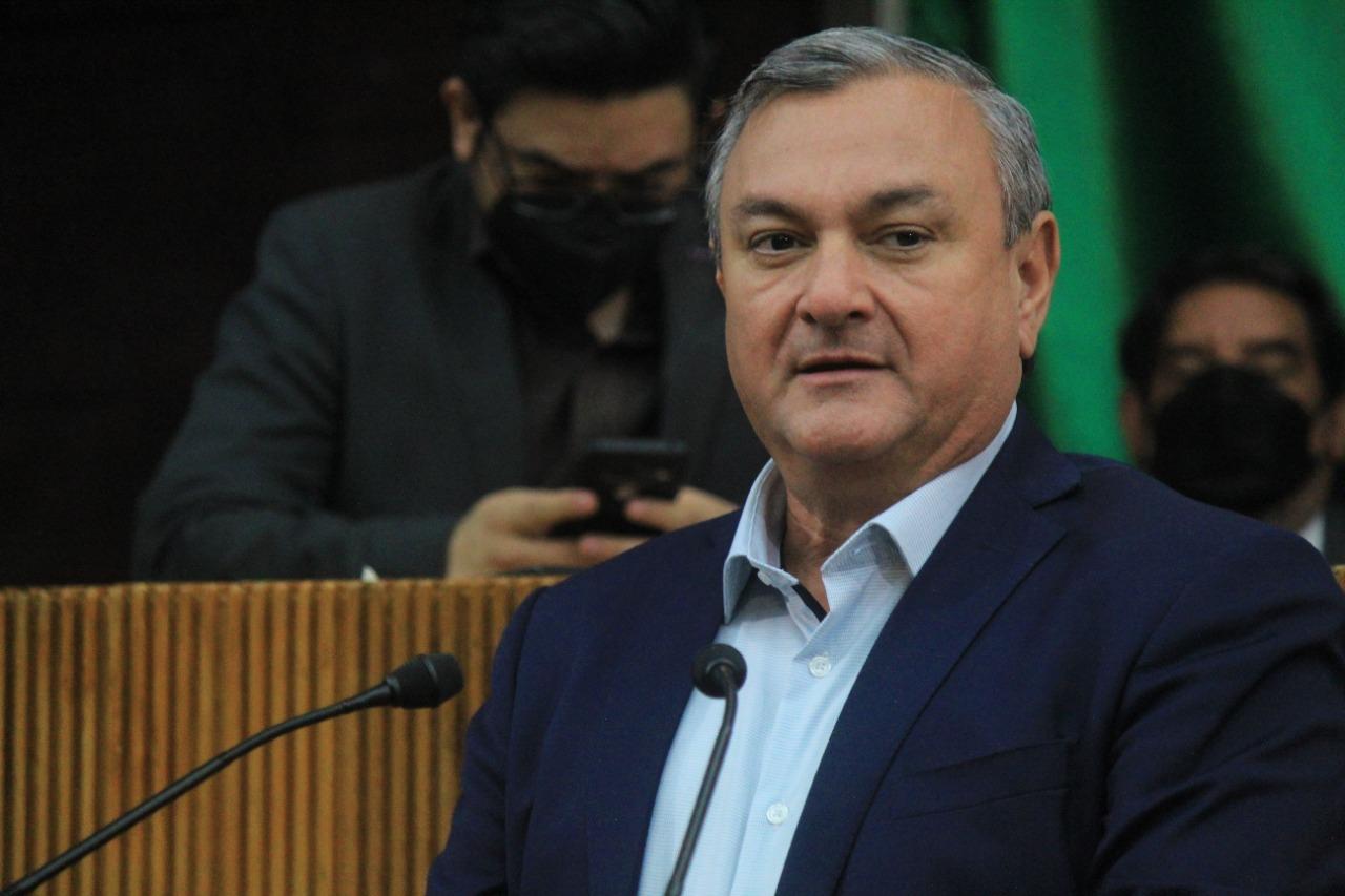 Héctor García pide atención efectiva para los problemas de alimentación en los jóvenes