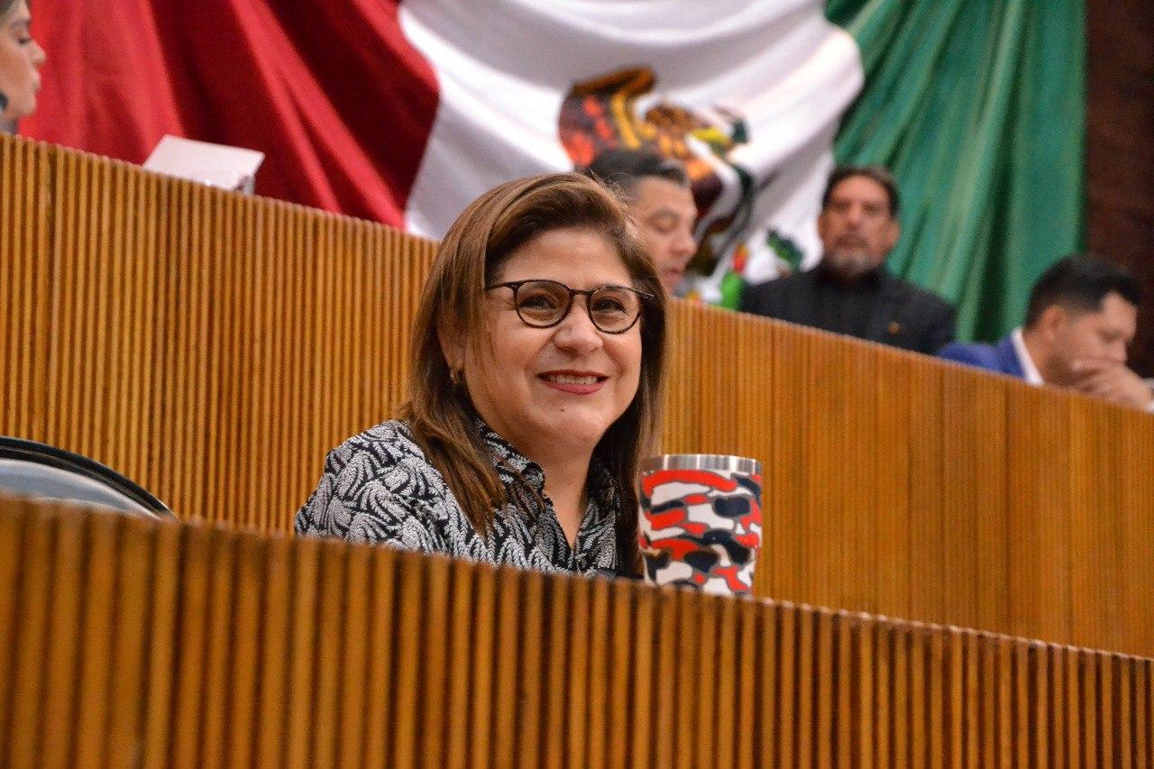 Sandra Pámanes pide banquetas más amplias para la seguridad de los peatones