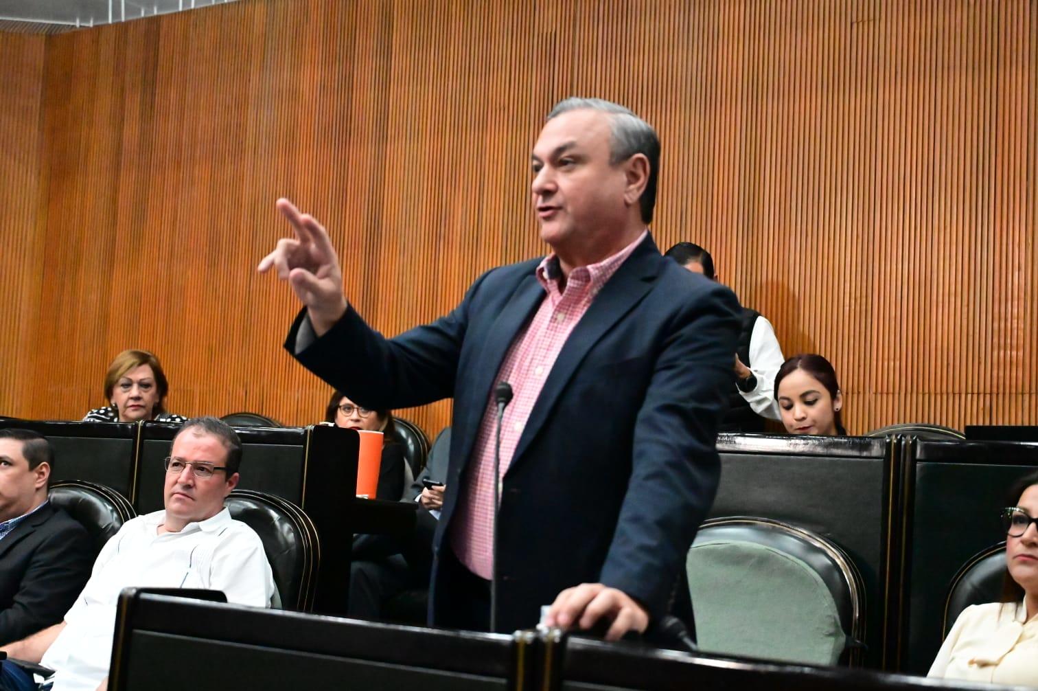 Pide Héctor García implementar medidas para recolectar y orientar sobre medicamento caduco