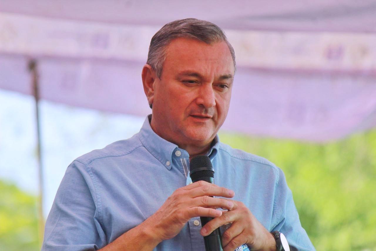 Busca Héctor García tarifas accesibles de energía eléctrica para NL