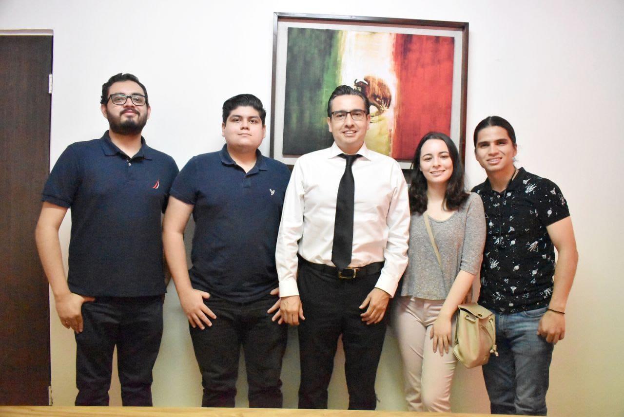 Impulsa Gaona a jóvenes emprendedores; pide facilidad para microcréditos