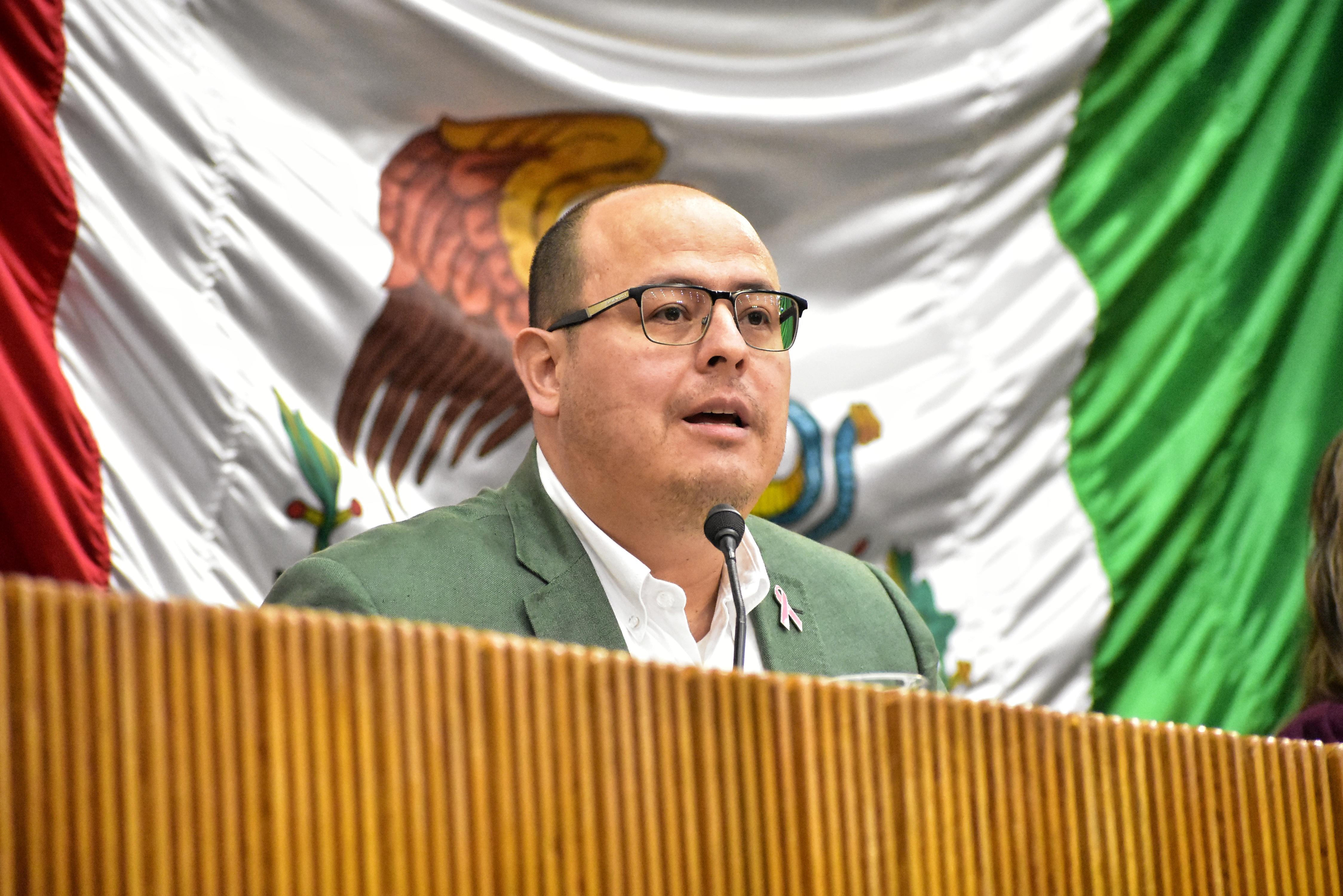 Exige Farías usar semáforos peatonales con sonido para reducir accidentes viales