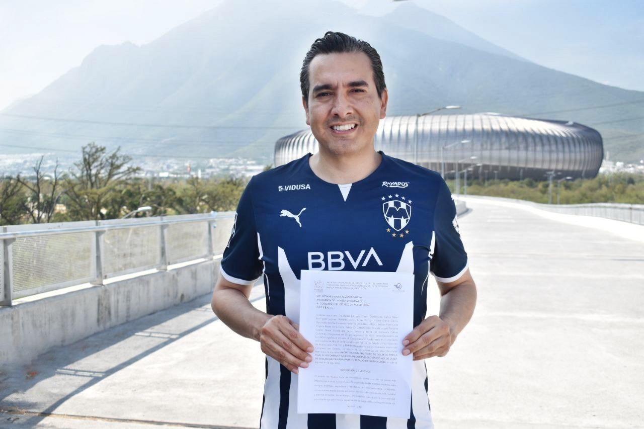 Gaona pide mano firme a empresas 'patito' de seguridad que vigilan estadios de fútbol