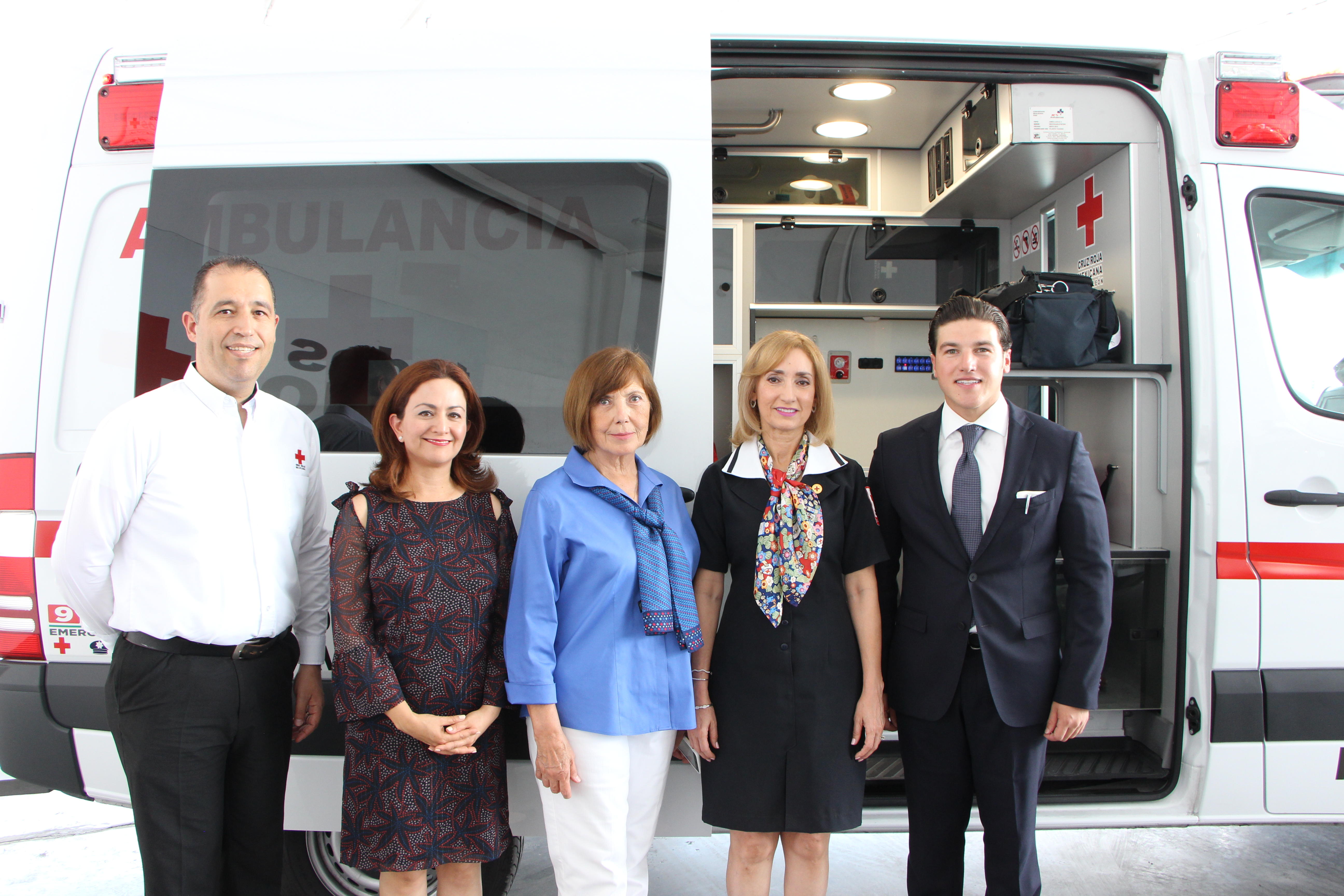 REALIZAN DIPUTADOS DE MC DONATIVO A LA CRUZ ROJA