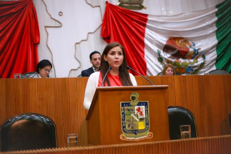 Exige Karina Barrón a la UANL frenar el acoso contra Estudiantes