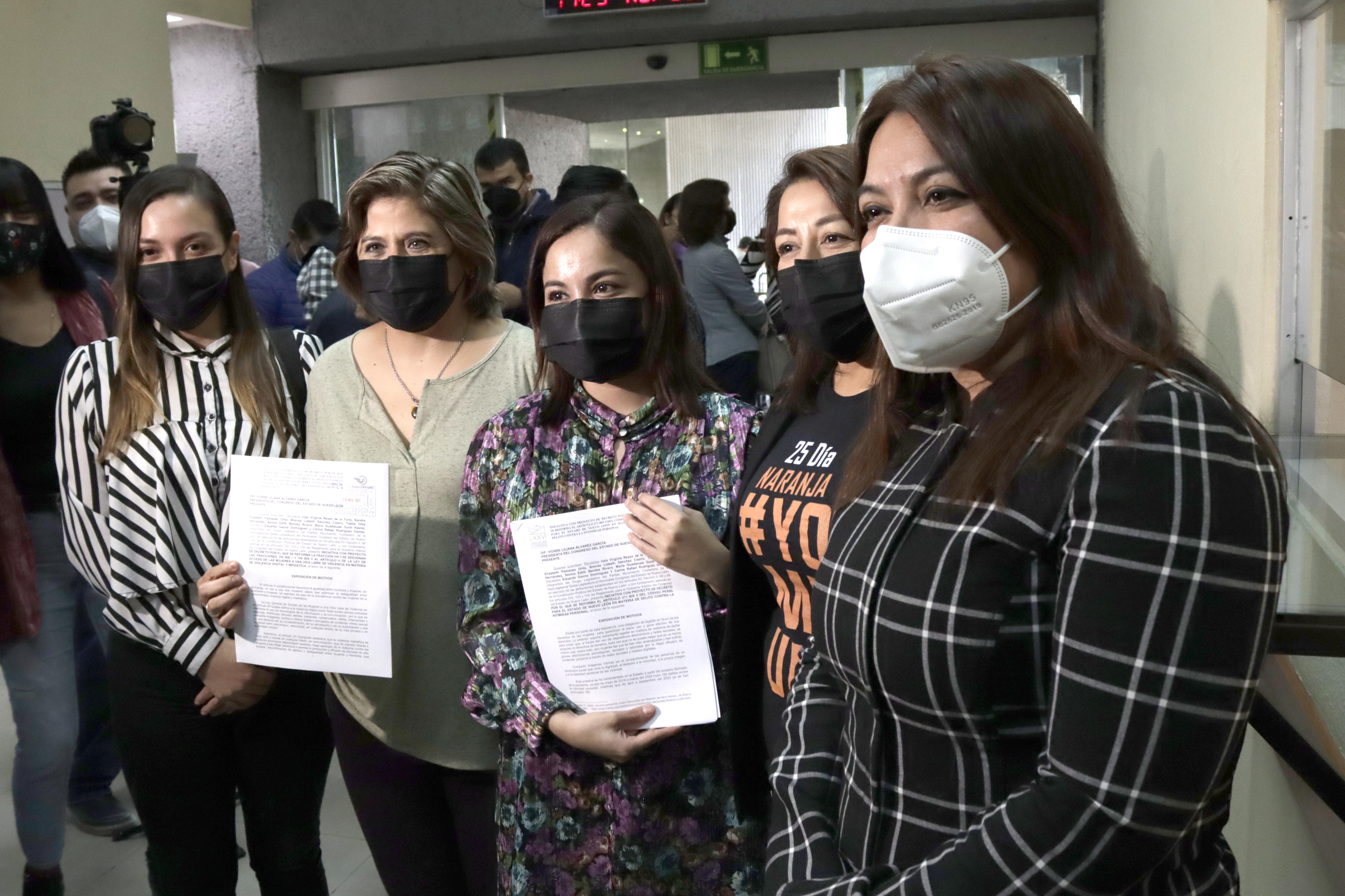 Ofrecen erradicar violencia digital y mediática contra las mujeres