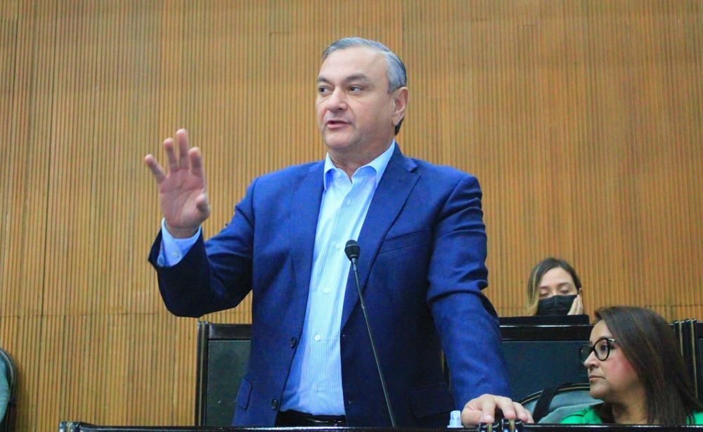 Héctor García promueve a jóvenes estudiantes para servicio social en la Defensoría Pública