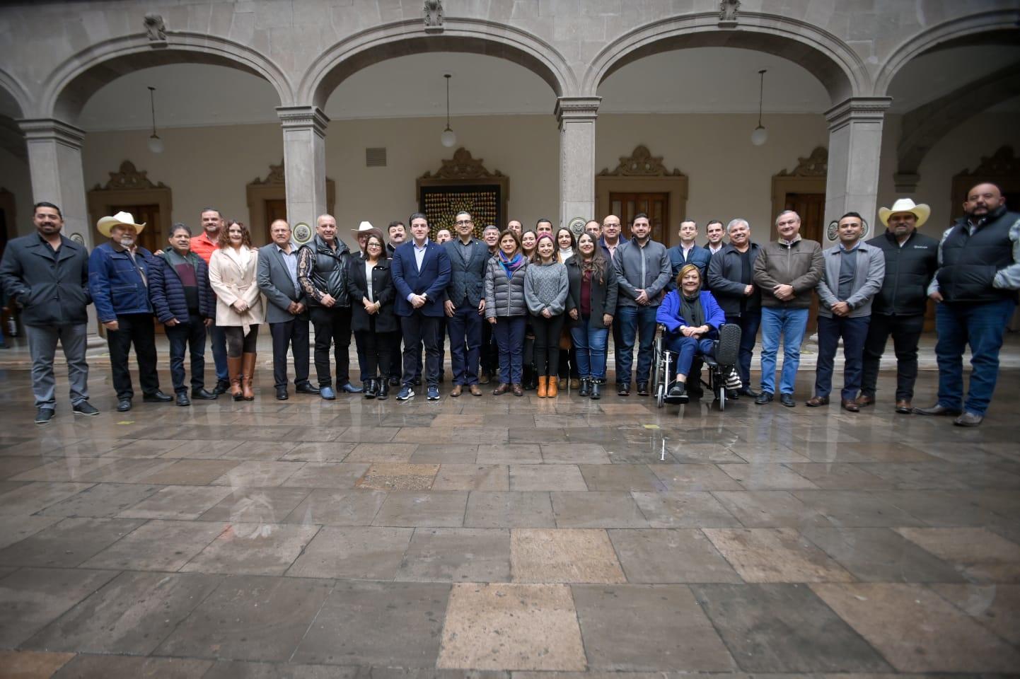 Se reúne Gaona con Samuel; asisten también alcaldes de MC