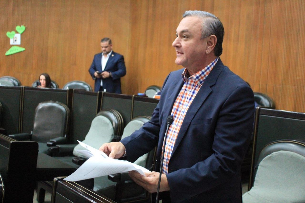  Congreso debe garantizar campañas de esterilización animal.- Héctor García