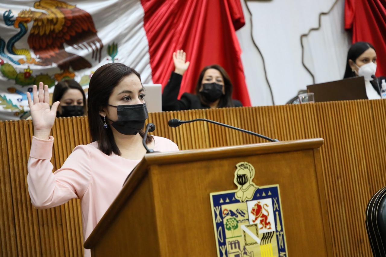 Hacen llamado para garantizar atención preferente a los adultos mayores