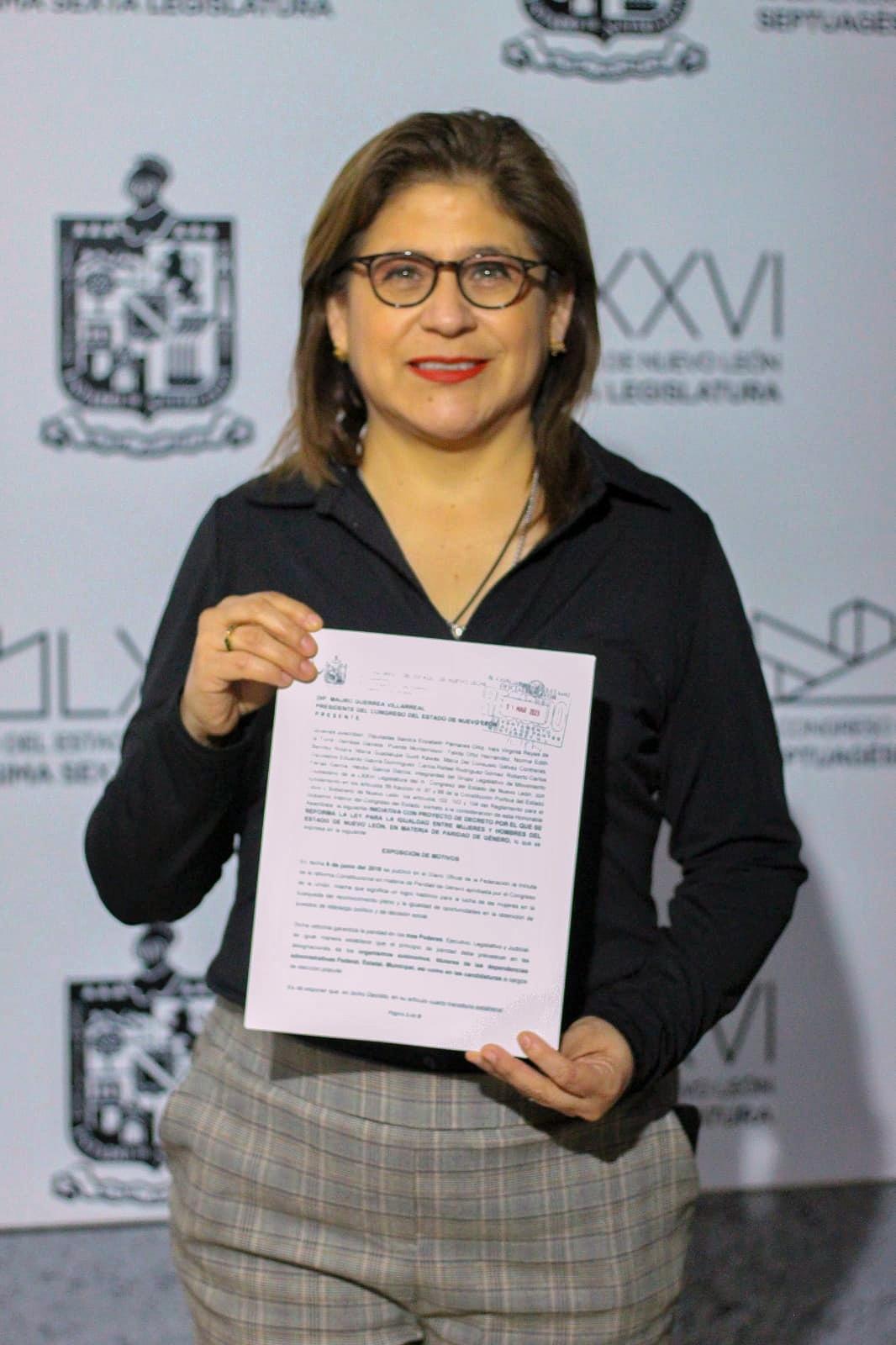 Impulsa Sandra Pámanes iniciativa para reforzar la paridad de género en dependencias del Municipios y del Estado