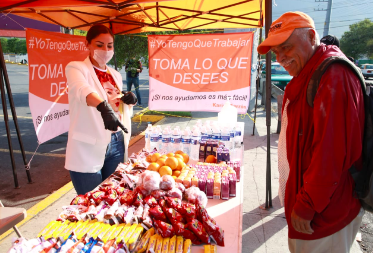 Lleva KB desayunos a personas que deben trabajar pese a cuarentena