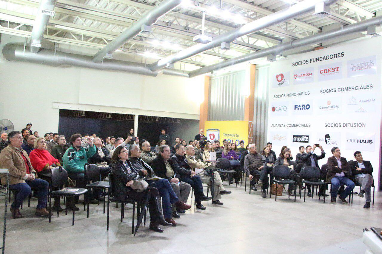 Expone Colegio de Arquitectos de Nuevo León burocracia y corrupción en permisos de construcción. 