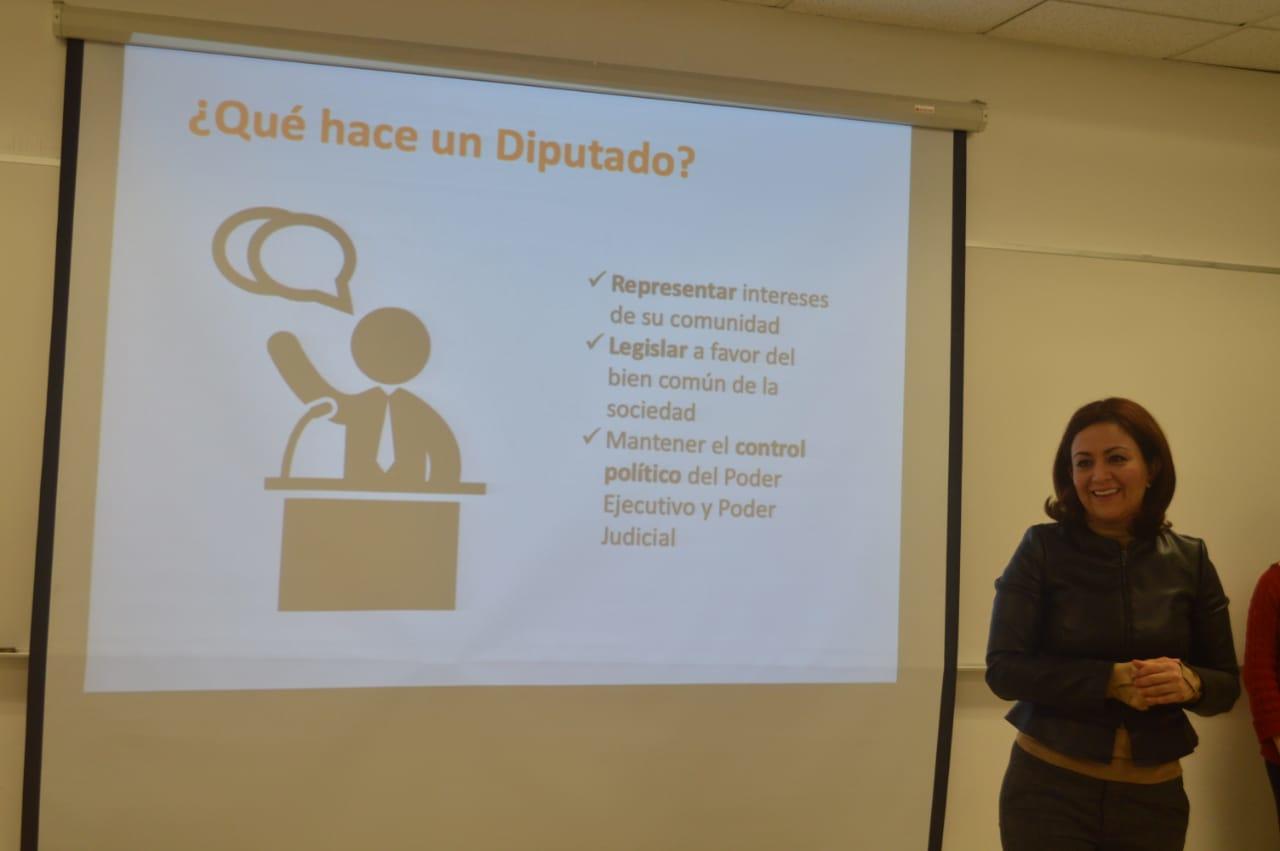 Acude diputada de Movimiento Ciudadano a diálogo con alumnos de la Prepa Tec 