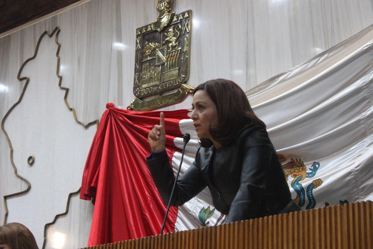 Cuestiona Mariela a Longoria sobre corrupción en AET