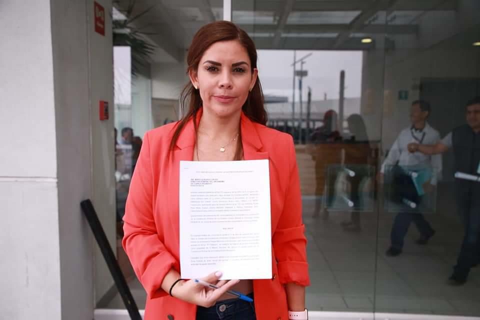 Gana Karina Barrón denuncia a Omega; deberán retirar malla la de Estanzuela 