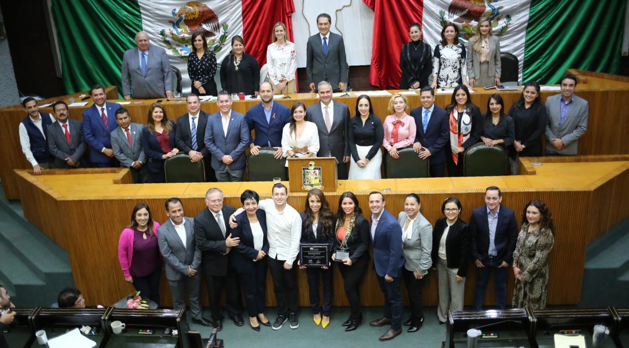Homenajea HCNL a Paola Longoria en Día contra la  Violencia a la Mujer