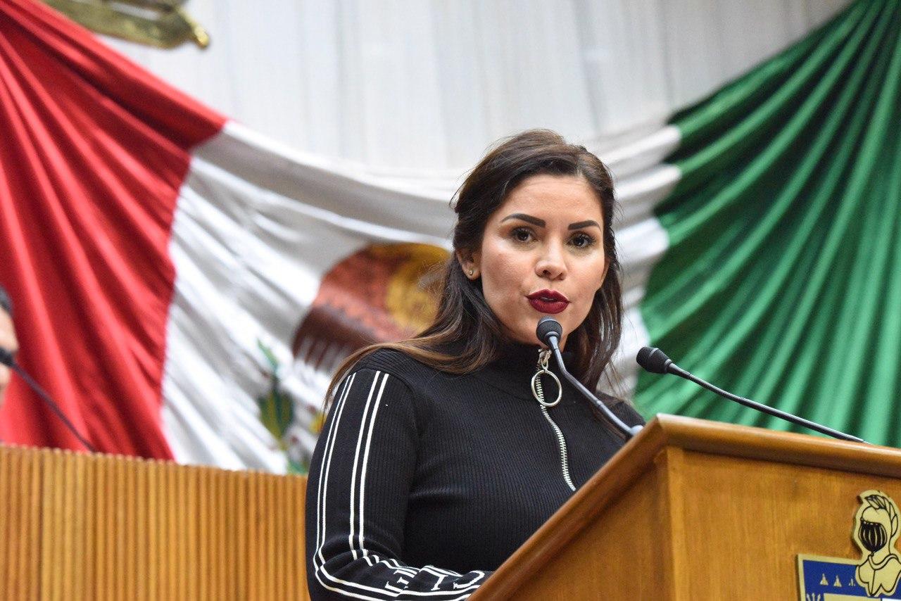 RECURSOS PARA PSICÓLOGOS EN CADA ESCUELA; PIDE KARINA BARRÓN