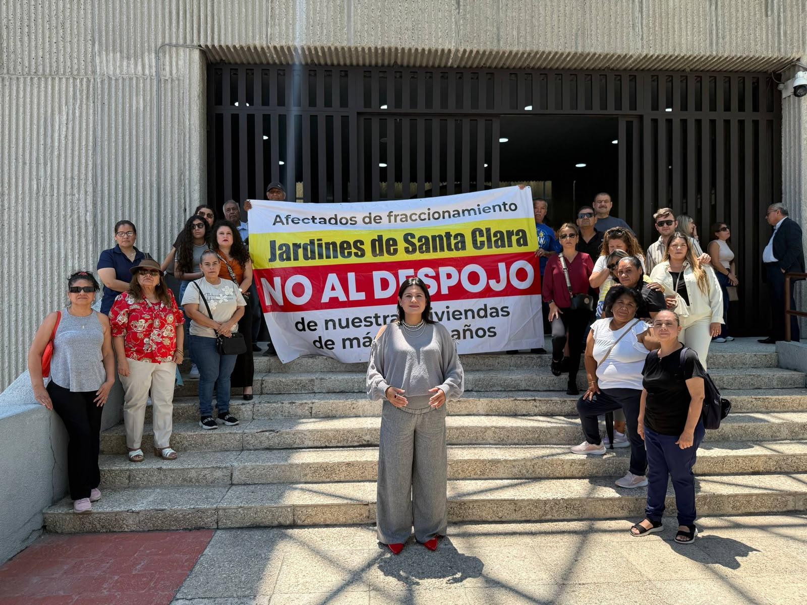 QUE LOS ESCUCHEN ANTES DE DESALOJARLOS