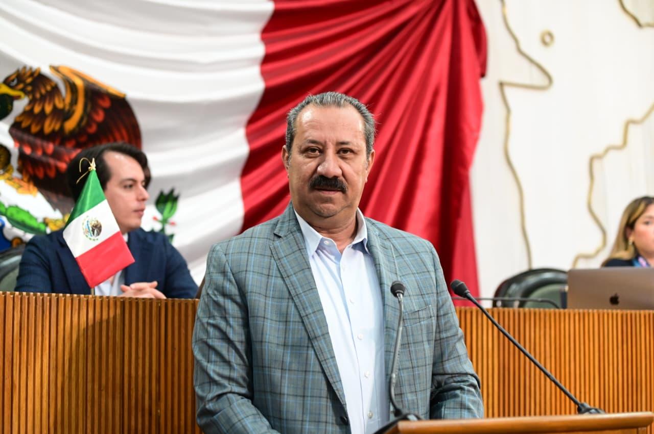 PIDE JOSÉ LUIS GARZA FACILITAR INFORMACIÓN PARA RECLAMAR DAÑOS POR BACHES