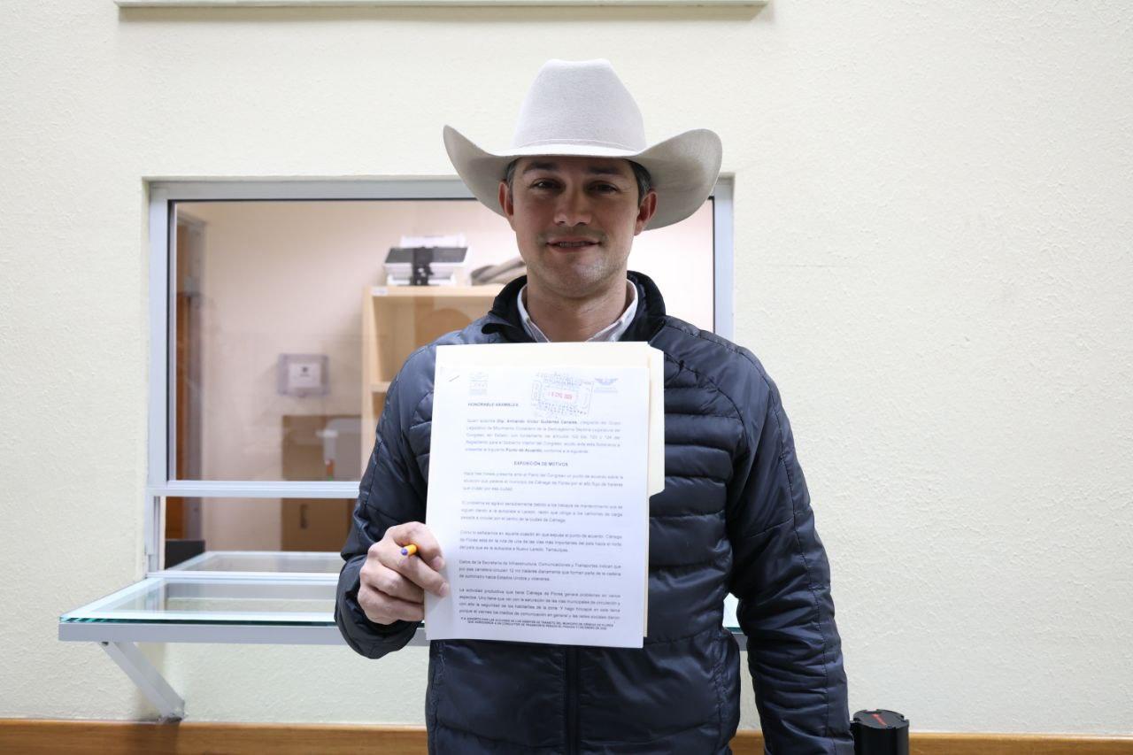 Diputado Armando Gutiérrez exhorta soluciones urgentes para la crisis de tránsito pesado en Ciénega de Flores