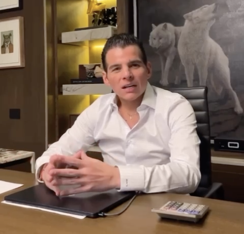 Miguel A. Flores Serna anuncia que donará su sueldo para los niños de Capullos en esta Navidad