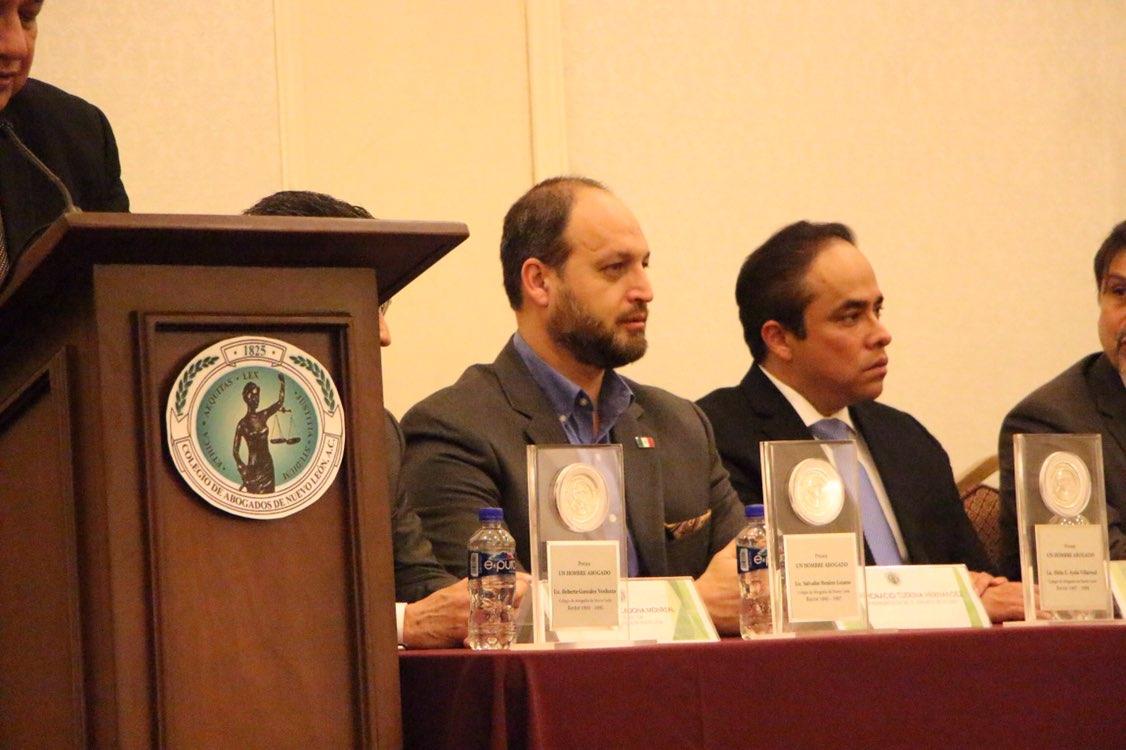 Asiste Horacio Tijerina de MC a la entrega de la presea 