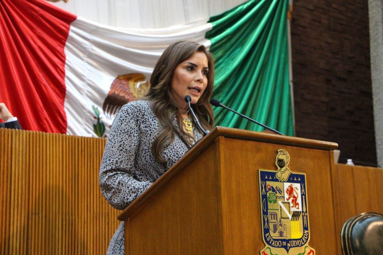 Propone Karina Barrón creación de medalla 