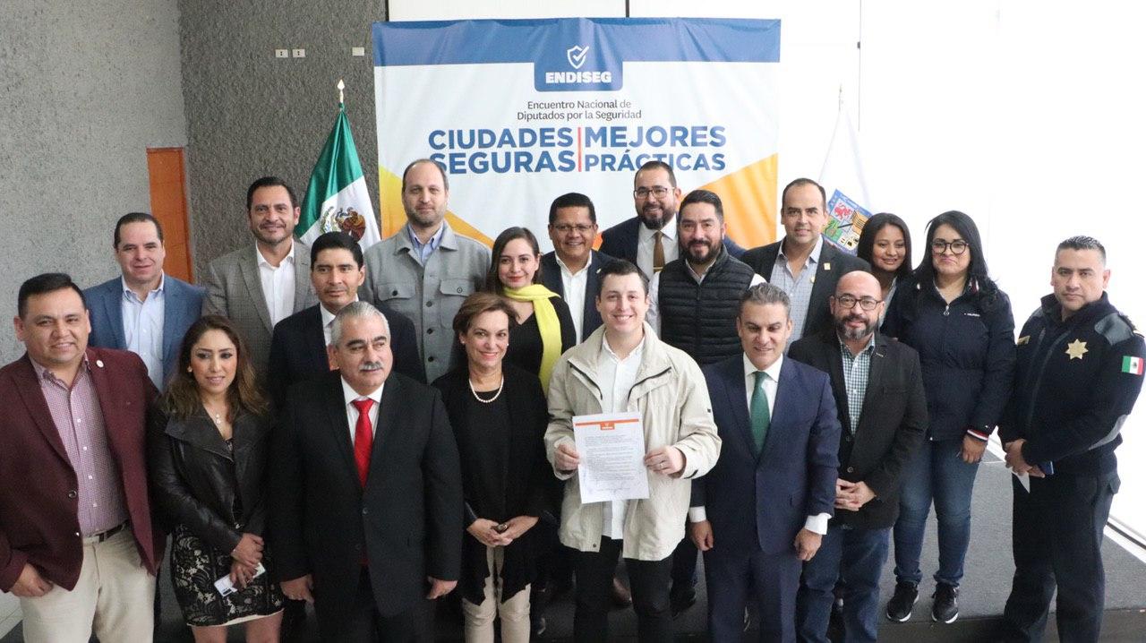 RECOMIENDAN EXPERTOS POLICÍAS DE PROXIMIDAD E INVESTIGADORAS PARA COMBATIR DELITOS