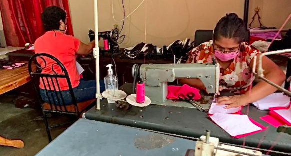 *Beneficia Karina Barrón a familias necesitadas con 