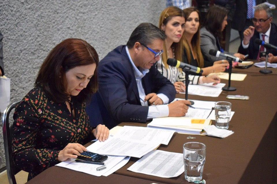 Denuncia Mariela desvío en tres municipios
