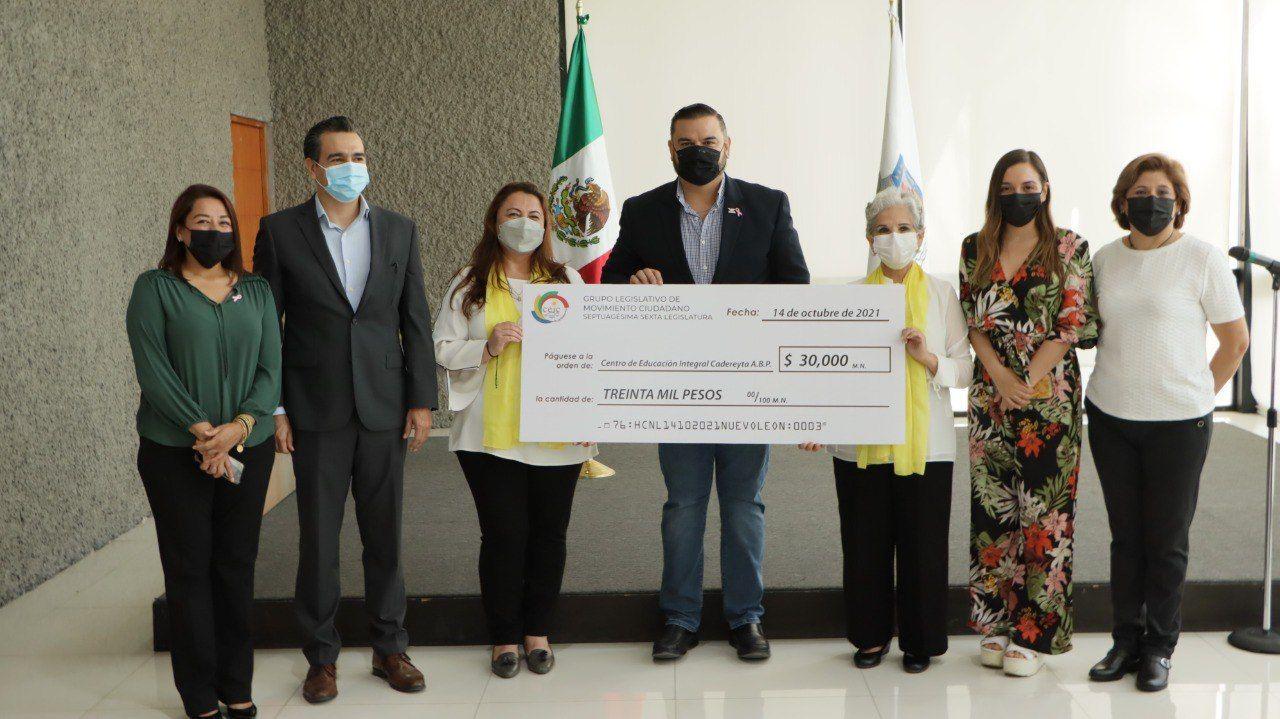Apoyan con donativo a Centro de Educación Integral de Cadereyta 