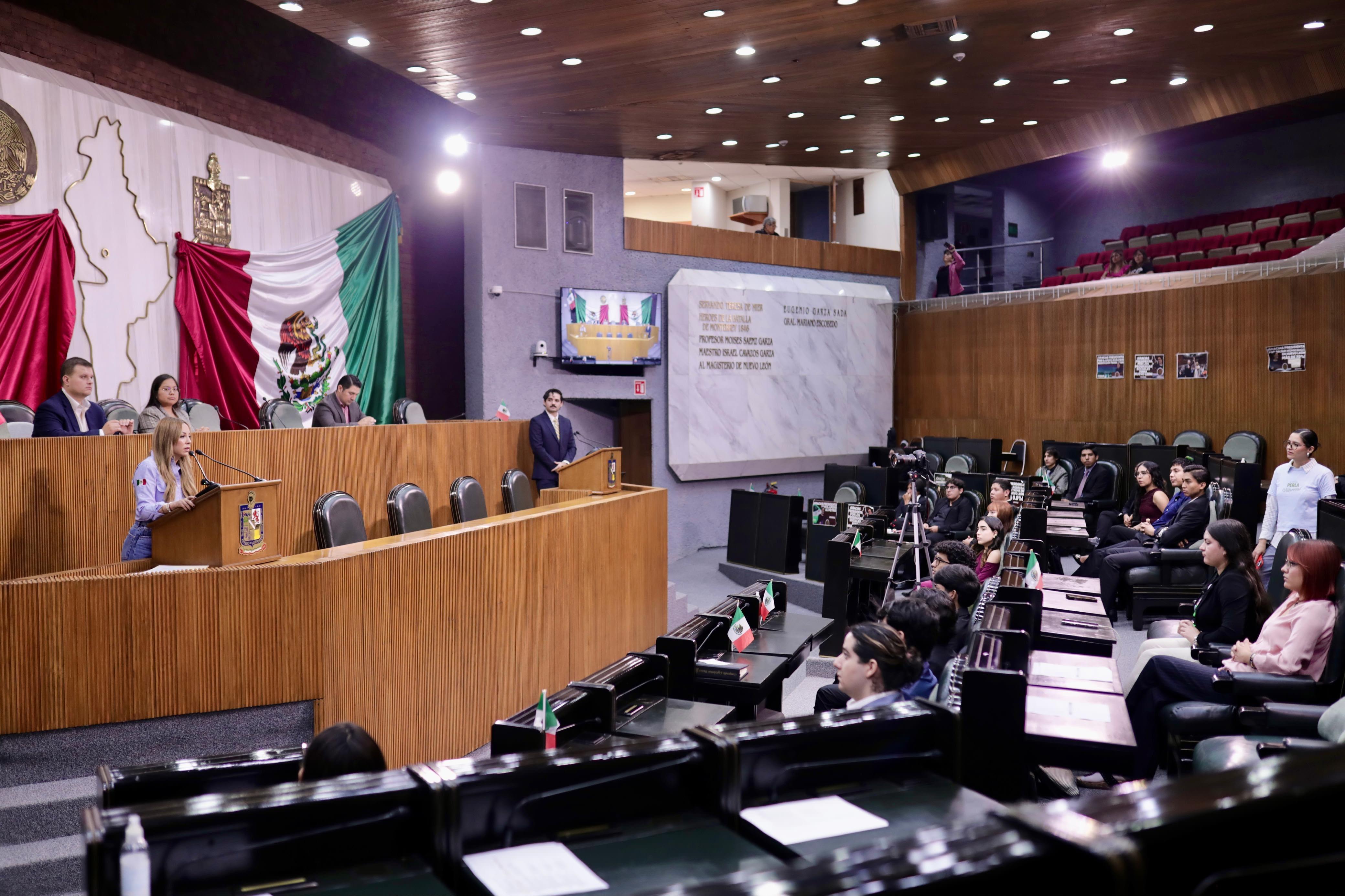 LLAMA PRESIDENTA DEL CONGRESO A JÓVENES PARA QUE SEAN AGENTES DE CAMBIO 