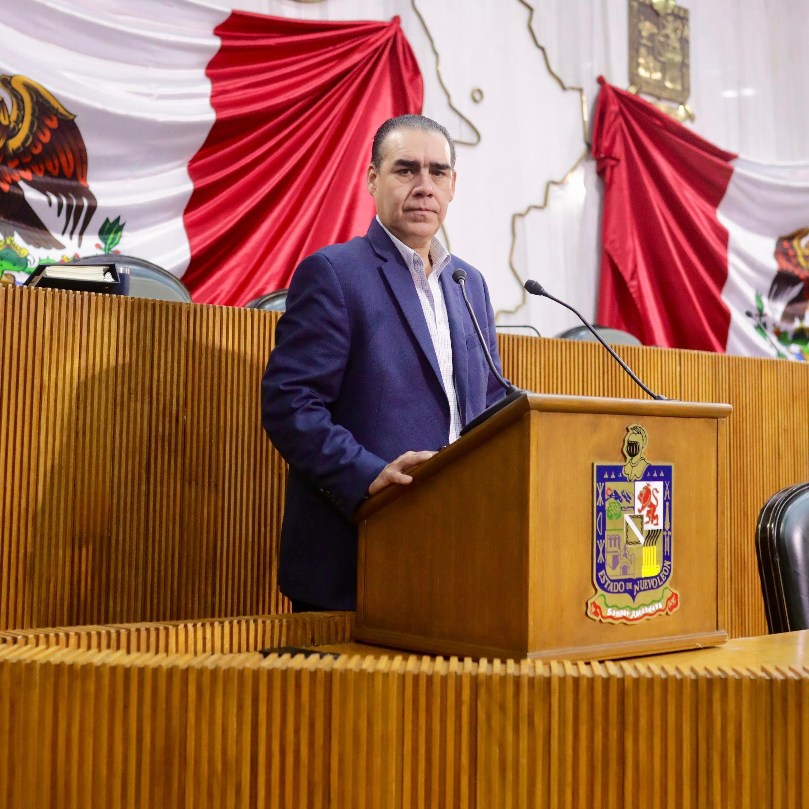 BUSCA HERIBERTO TREVIÑO PROTEGER Y DIGNIFICAR A GUARDIAS PRIVADOS 