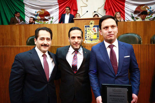 ENTREGAN RECONOCIMIENTO A BERNARDO GONZÁLEZ POR LABOR AL FRENTE DE LA PROCURADURÍA