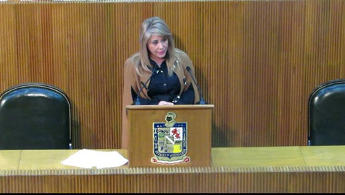 BUSCAN APOYAR A LAS JEFAS DE FAMILIA