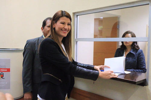 PIDE ROSALVA LLANES CREAR FIDEICOMISO PARA GARANTIZAR ENTREGA DE 20 MDP DE APOYOS A EX BRACEROS