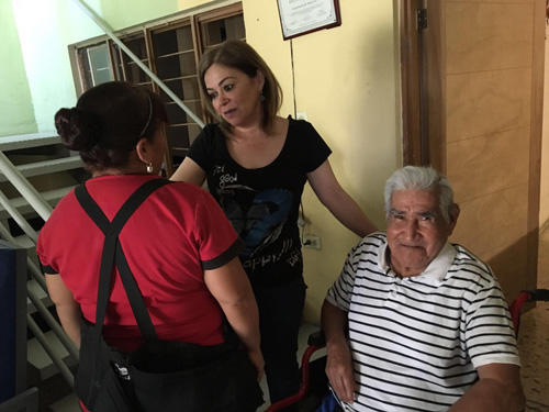 APOYA LUDIVINA RODRÍGUEZ A ADULTOS MAYORES DE ESTANCIA GERIÁTRICA