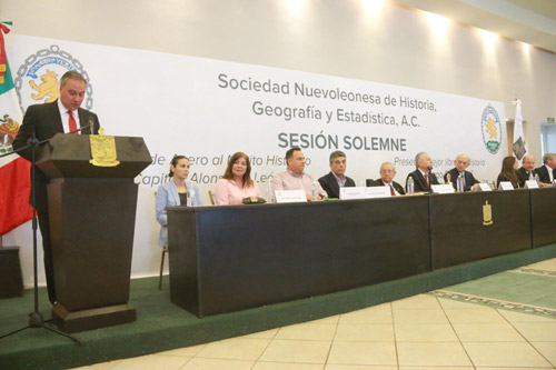 RECONOCE SOCIEDAD NUEVOLEONESA DE HISTORIA A PADRE DE ADRIÁN DE LA GARZA TIJERINA