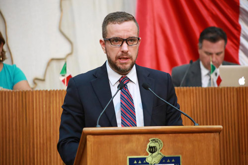 PIDEN IGUALDAD PARA CÓNYUGES VARONES EN EL BENEFICIÓ DE PENSIONES Y SEGURO MÉDICO DEL ISSSTE