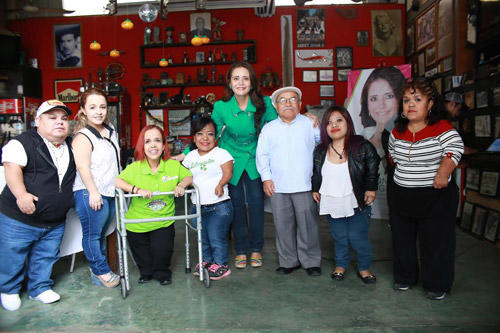 CONMEMORAN DÍA MUNDIAL DE TALLA PEQUEÑA CON FESTEJO