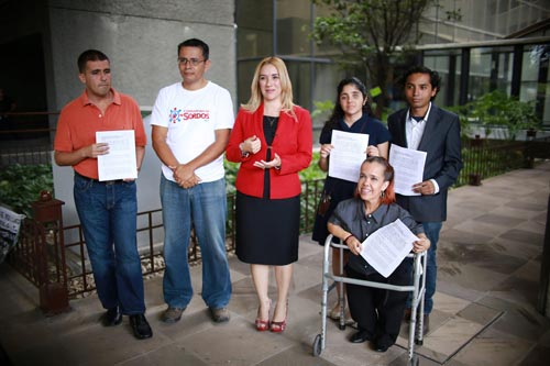 REALIZA GLORIA TREVIÑO INFORME DE ACTIVIDADES POR REDES SOCIALES 