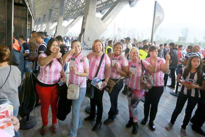 ENTREGAN PREMIOS A MUJERES GANADORAS DE TRIVIA