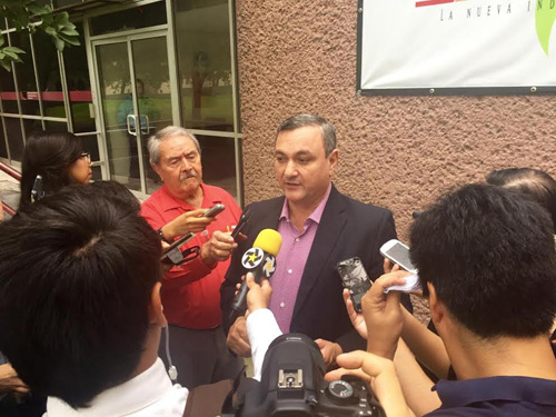 PRESENTA DENUNCIA POR CORRUPCIÓN DE SERVIDORES PÚBLICOS AL APLICAR LEY ANTITABACO