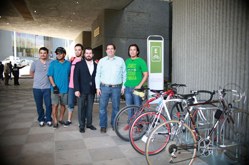 INSTALAN ESTACIONAMIENTO PARA BICICLETAS EN DEL CONGRESO