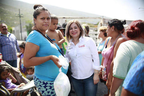 ​REALIZA RECORRIDO LUDIVINA RODRÍGUEZ ATENDIENDO TEMAS DE SALUD Y GESTORÍA