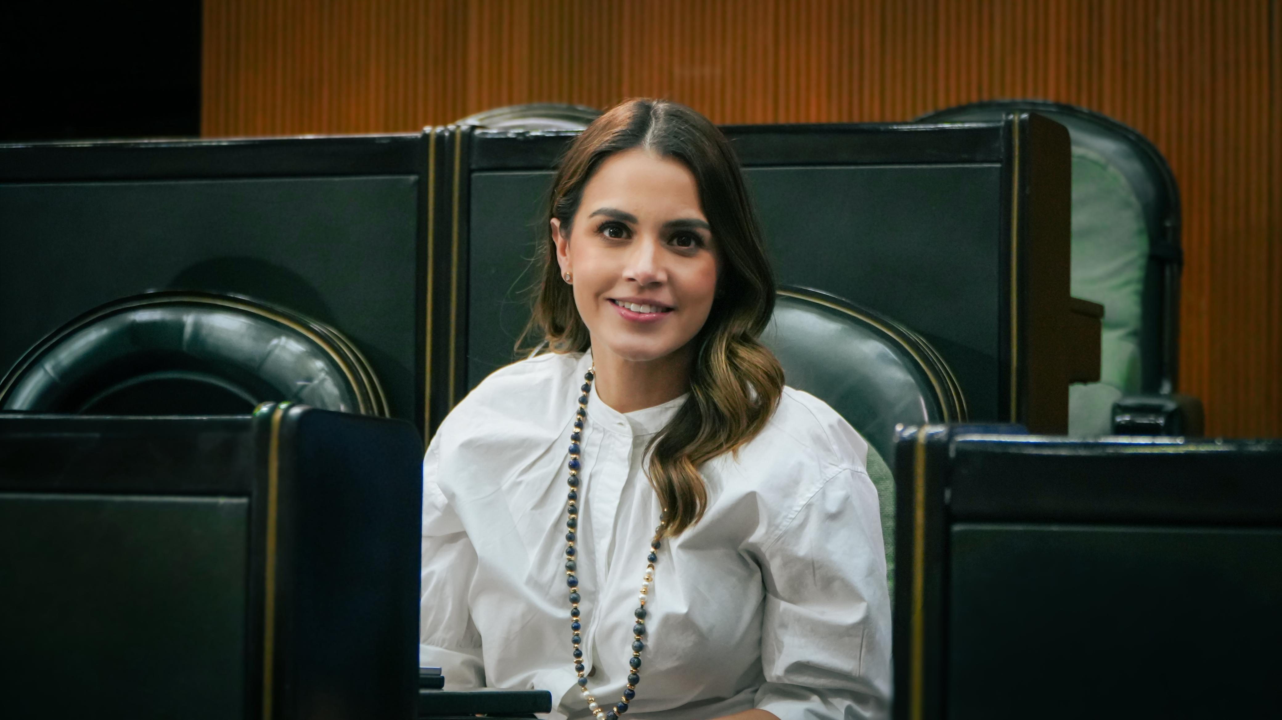 CON MÁS DE 7 MIL DESAPARECIDOS EN NL, LORENA DE LA GARZA EXIGE ALERTA AMBER EN CADA CELULAR 