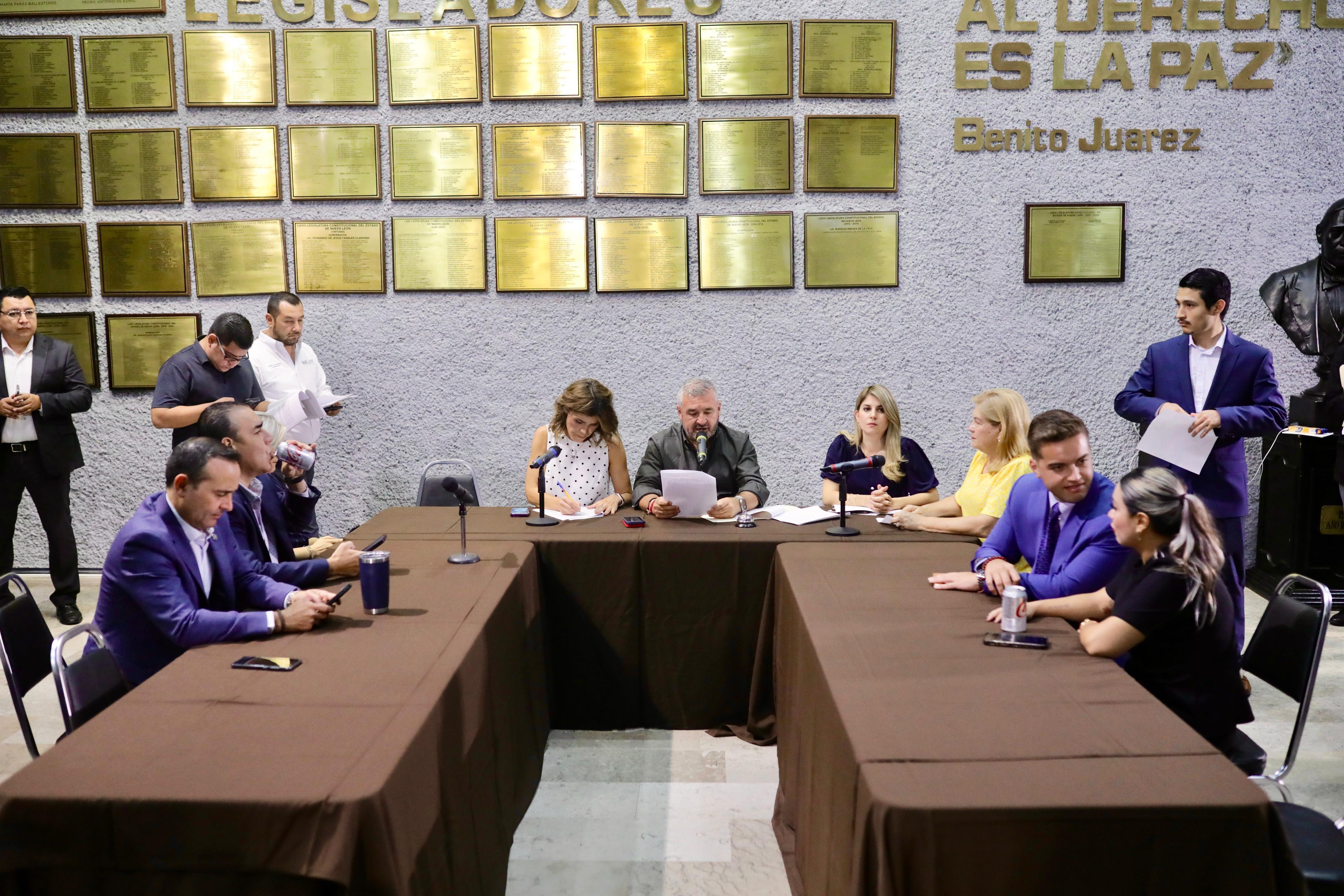 APRUEBA CONGRESO RENUNCIA DE MAGISTRADO DEL TJA 