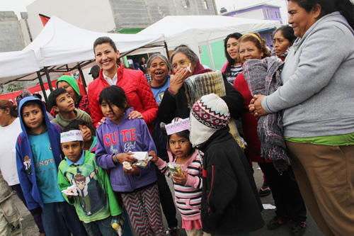 APOYA ROSALVA LLANES A FAMILIAS DE GARCÍA EN DÍA DE REYES