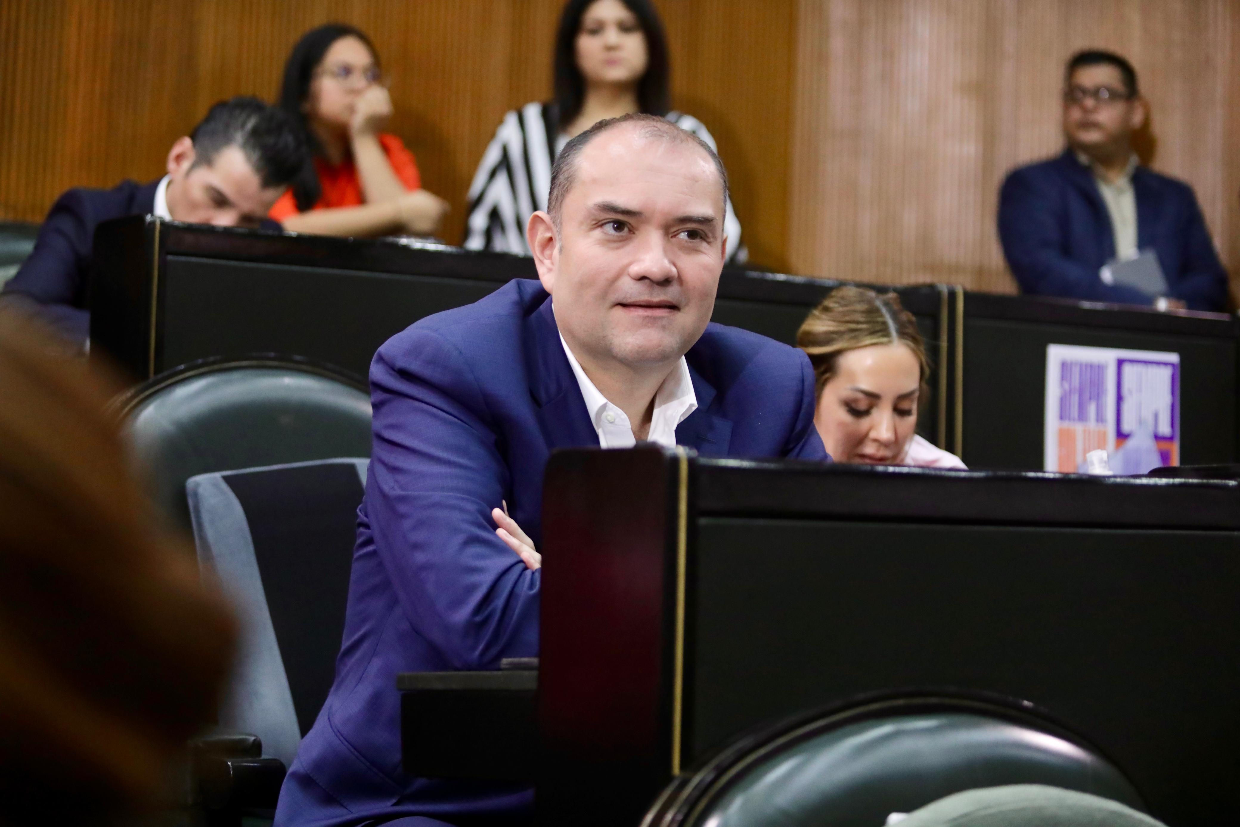 APRUEBA CONGRESO ASISTENCIA SOCIAL PARA ADULTOS MAYORES CON MENORES BAJO SU CUSTODIA 